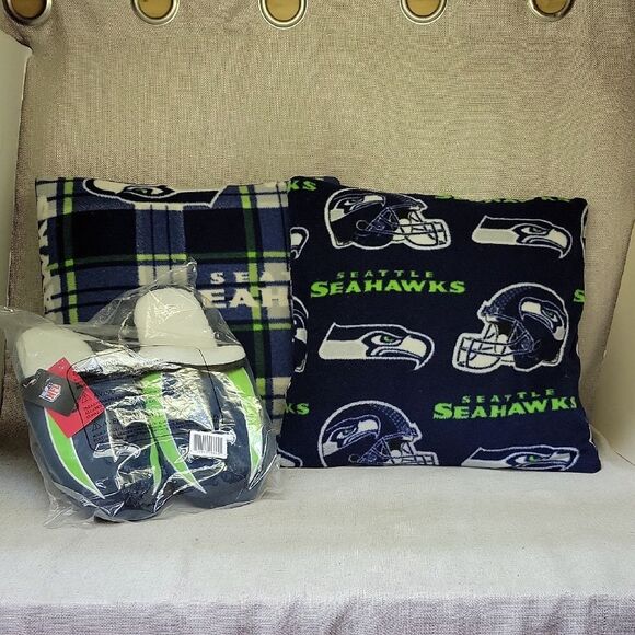 Seattle Seahawks (New)Slippers And 2 Throw Pillows - Picture 1 of 10